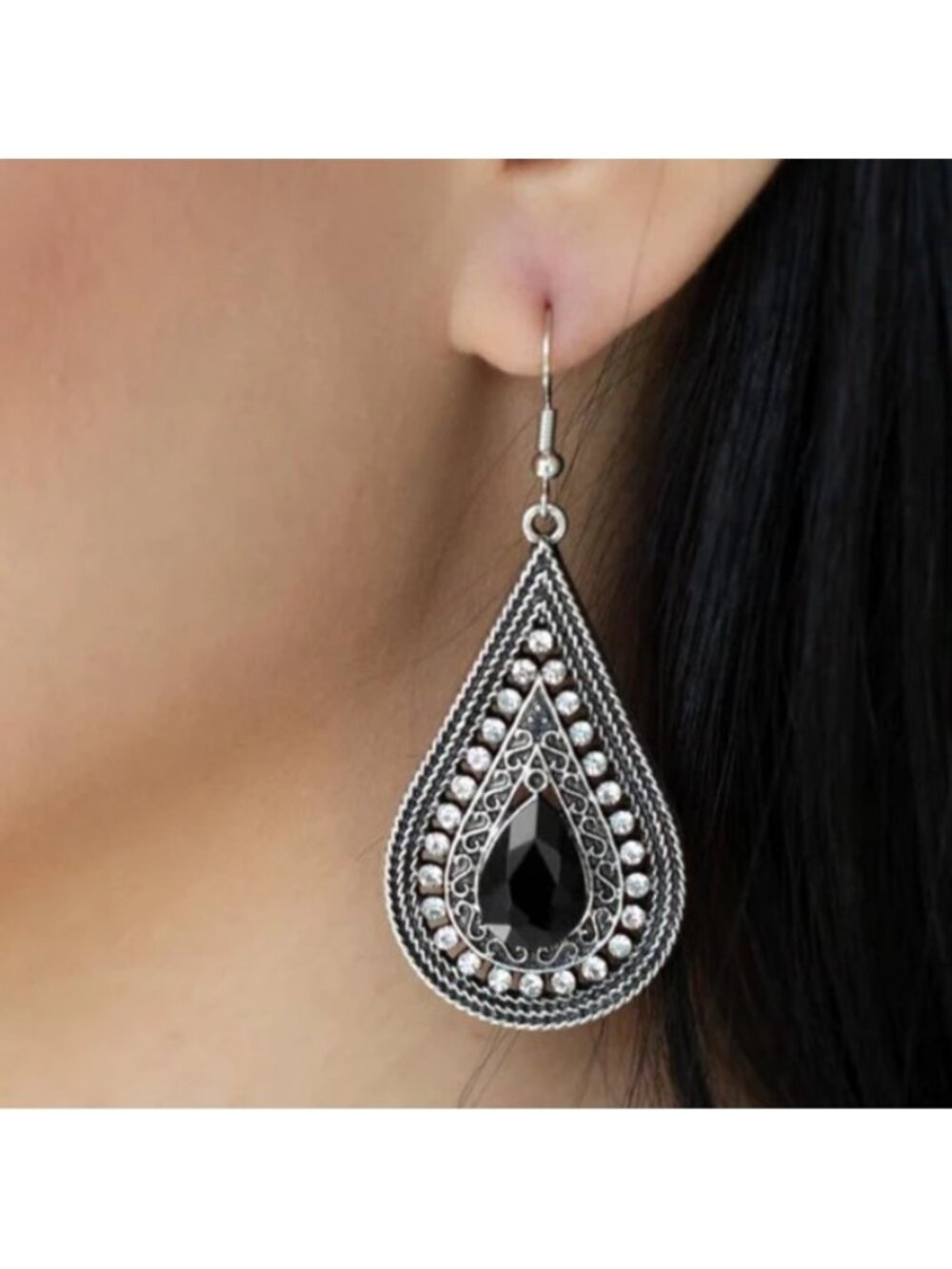 Metro Masquerade Black Earrings NWT